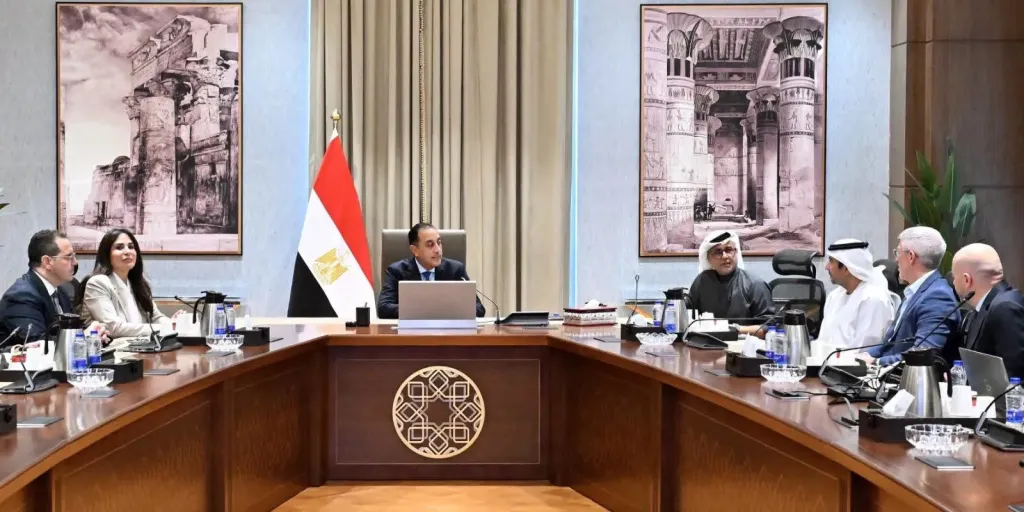 رئيس الوزراء يتابع مستجدات تنفيذ مشروعات مدينة ”رأس الحكمة”