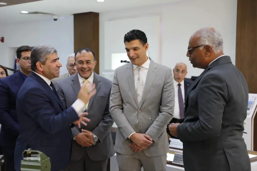 وزير الصناعة يتفقد مصانع الشركة العربية العالمية للبصريات ويطّلع على قدراتها التصنيعية