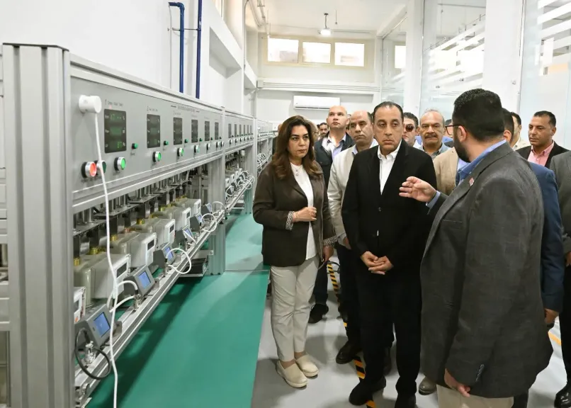 رئيس الوزراء يفتتح مصنع إنتاج وتجميع الطلمبات الرقمية بمحطات الوقود وعدادات الغاز الذكية (EDS)