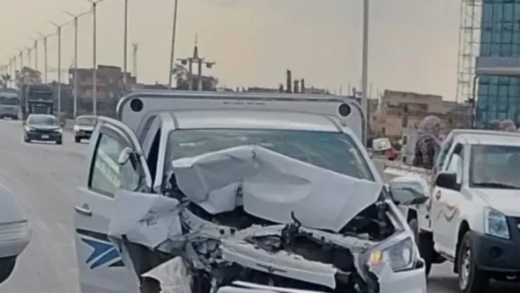 إصابة سائق سيارة شرطة في تصادم مع سيارة نصف نقل على طريق جمصة بالدقهلية