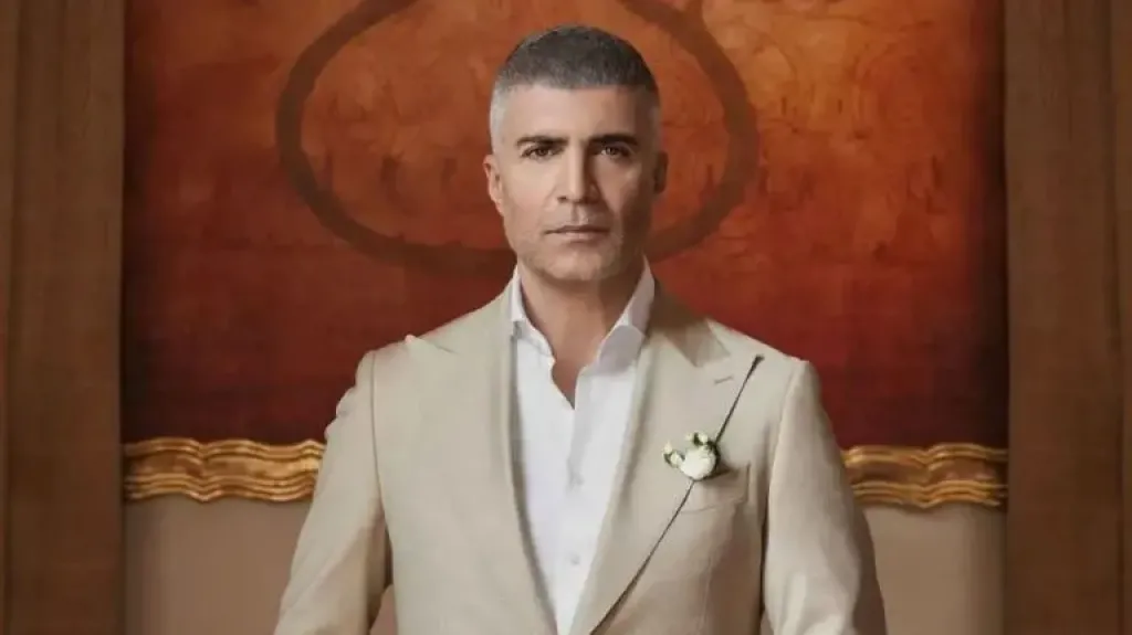 الفنان التركي أوزجان دينيز يعلن اعتزاله الدراما التليفزيونية