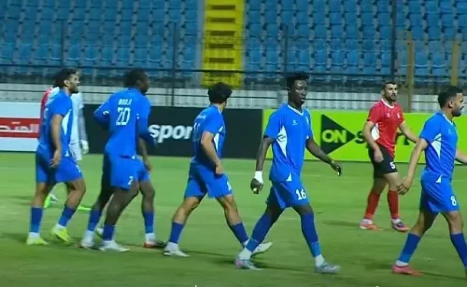 بادجي يقود هجوم سموحة أمام منتخب السويس بتروجت في الدوري